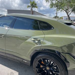 LAMBORGHINI URUS S - 6