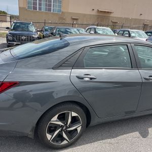 HYUNDAI ELANTRA SEL - 9