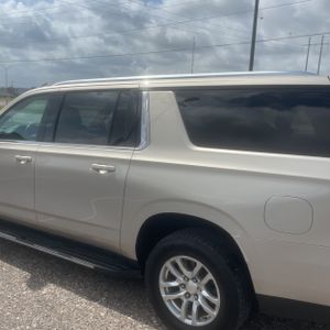 CHEVROLET SUBURBAN LT - 6