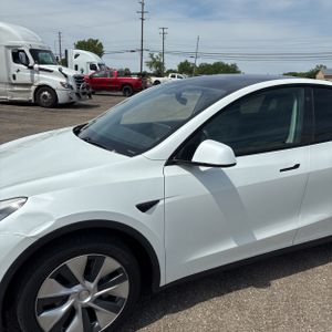 TESLA MODEL Y LONG RANGE - 2