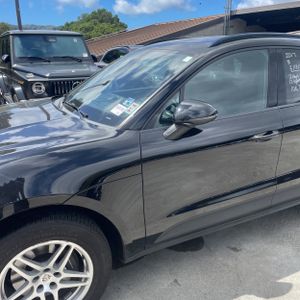 PORSCHE MACAN BASE - 2