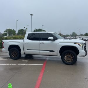TOYOTA TUNDRA - 10