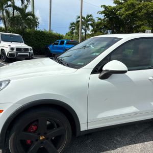 صورة 2 لـ 2016 Porsche CAYENNE BASE