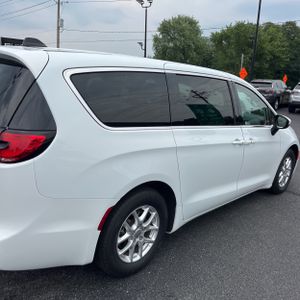 صورة 8 لـ 2023 Chrysler PACIFICA TOURING L