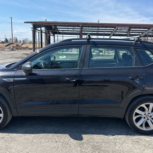 VOLKSWAGEN TAOS S 4MOTION - 4