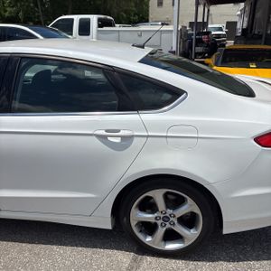 FORD FUSION SE - 6