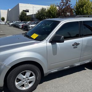 2010 FORD ESCAPE XLT 照片 2