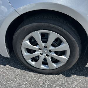 2026 Toyota COROLLA LE — миниатюра 17