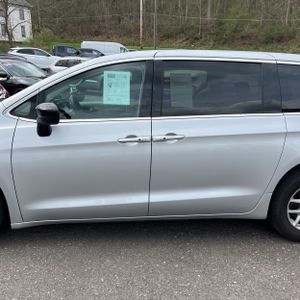 CHRYSLER VOYAGER LX - 4