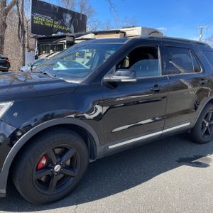 FORD EXPLORER XLT - 2