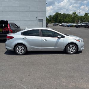2017 KIA FORTE LX 照片 10