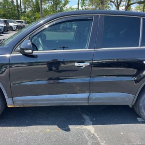 VOLKSWAGEN TIGUAN S - 4