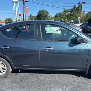 2017 Nissan VERSA SV — миниатюра 11