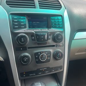 صورة مصغرة 37 لـ 2015 FORD EXPLORER XLT