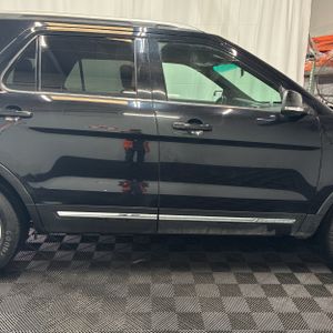 FORD EXPLORER XLT - 9