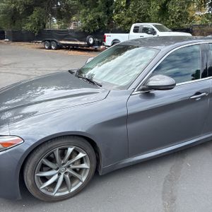 صورة 2 لـ 2017 ALFA Romeo GIULIA BASE