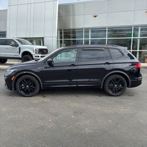 VOLKSWAGEN TIGUAN SE R-LINE BLACK - 3