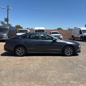 HYUNDAI SONATA HYBRID BLUE - 10