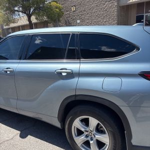 2021 Toyota HIGHLANDER LE photo 6