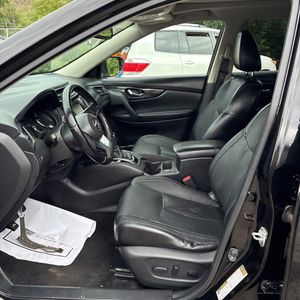 2017 Nissan ROGUE SL — миниатюра 32