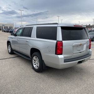 CHEVROLET SUBURBAN LT - 5