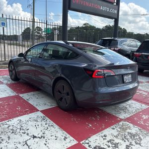 TESLA MODEL 3 BASE - 4
