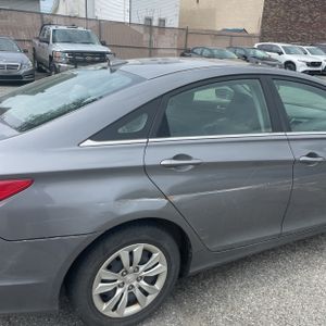 HYUNDAI SONATA GLS - 9