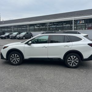 2022 Subaru OUTBACK PREMIUM — фото 3