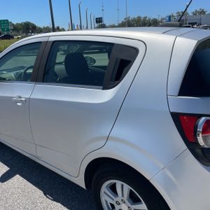 CHEVROLET SONIC LT AUTO - 6