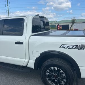 2024 Nissan TITAN CREW CAB PRO-4X 4X4 — фото 6