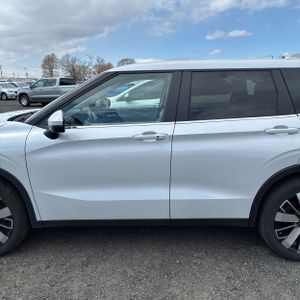 MITSUBISHI OUTLANDER SE 2.5 S-AWC - 4