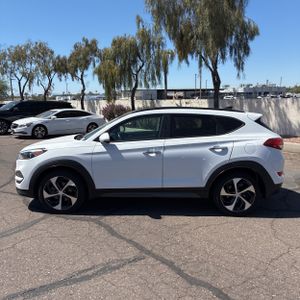 HYUNDAI TUCSON LIMITED - 3