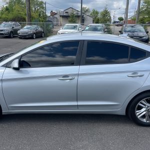 HYUNDAI ELANTRA SEL - 4
