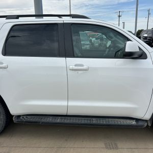 صورة مصغرة 11 لـ 2013 Toyota SEQUOIA SR5