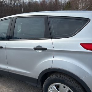 FORD ESCAPE S - 6