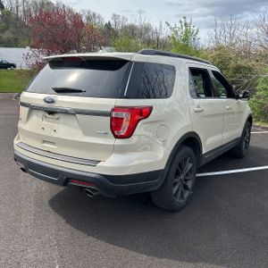 FORD EXPLORER XLT - 8
