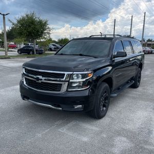 2017 Chevrolet SUBURBAN LT 照片 1