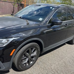 VOLKSWAGEN TIGUAN SE 4MOTION - 2