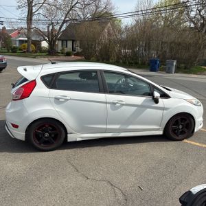 FORD FIESTA ST - 10