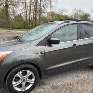 FORD ESCAPE SE - 2