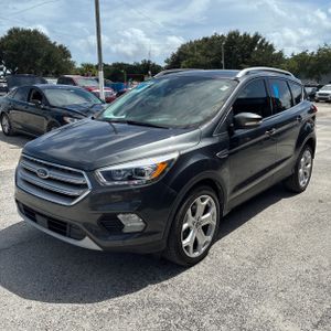 2019 FORD ESCAPE TITANIUM photo 1