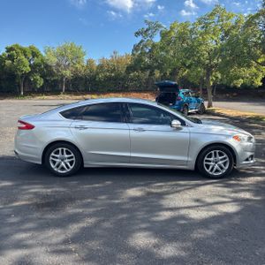 FORD FUSION SE - 10
