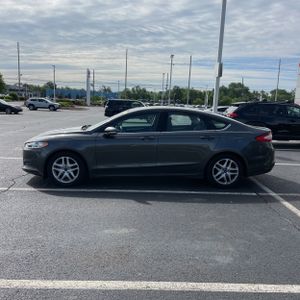 FORD FUSION SE - 3