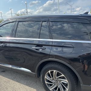 LINCOLN AVIATOR LIVERY - 6