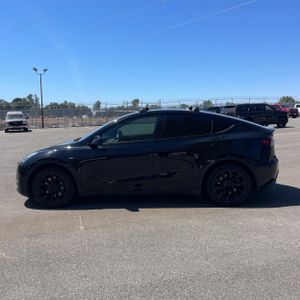 TESLA MODEL Y LONG RANGE - 3