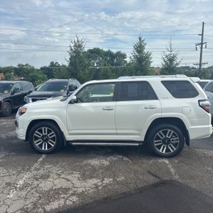 2016 Toyota 4RUNNER LIMITED photo 3