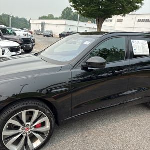 2020 Jaguar F-PACE S — фото 2