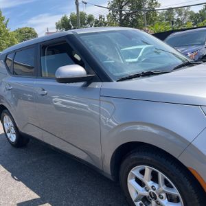 صورة 13 لـ 2023 KIA SOUL LX