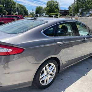 FORD FUSION SE - 9