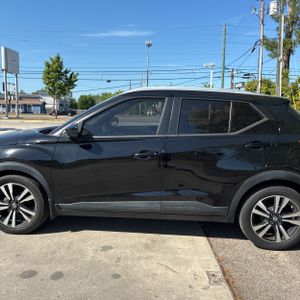 NISSAN KICKS SV - 4